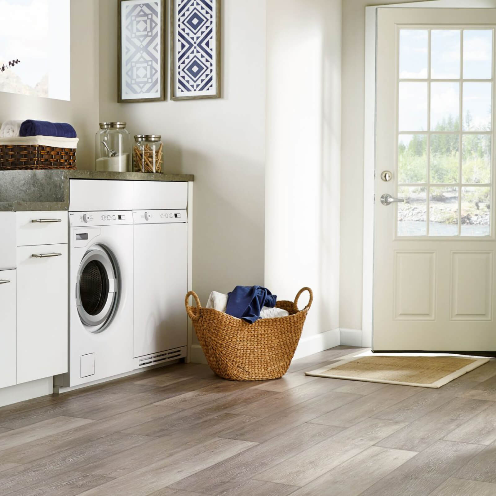 Vinyl Floors in Laundry Room