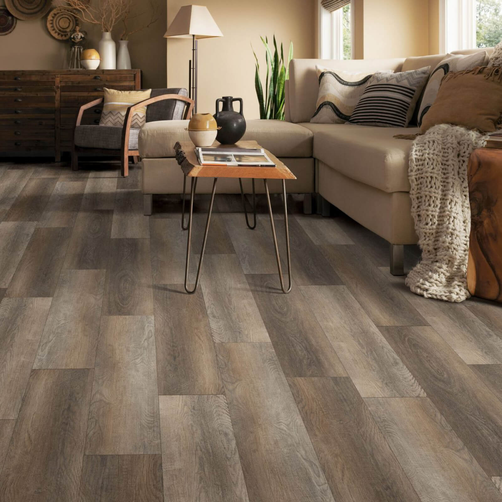 4 Flooring Tips for Small Rooms